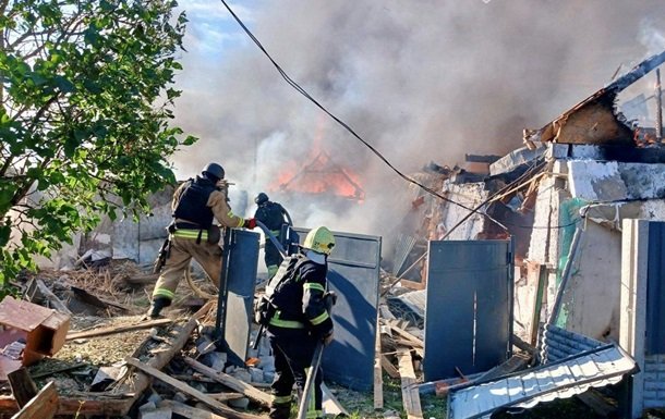 В Павлограді внаслідок обстрілу армії РФ загинула дитина, зруйновані житлові будинки