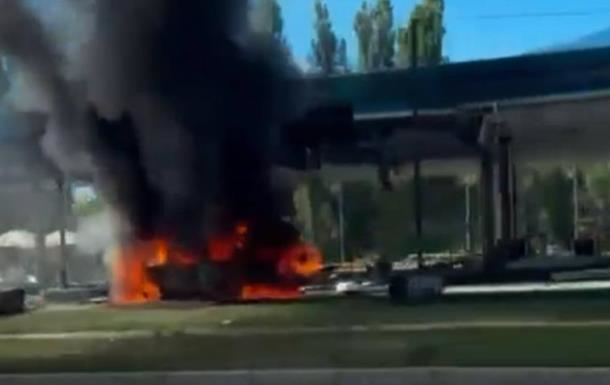 Внаслідок обстрілів окупантів у Сумах та Запоріжжі виникли пожежі на автозаправних станціях