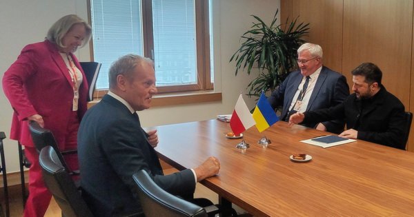 Зеленський і Туск обговорили важливі питання співпраці під час саміту ЄС