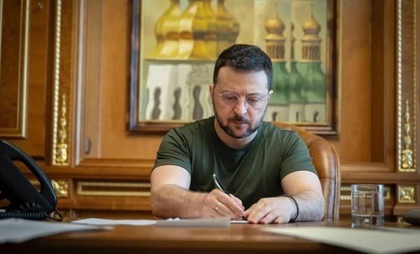 Зеленський підписав закон, що позбавляє російську мову захисту Конвенції Ради Європи