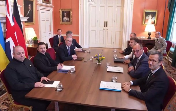 Зеленський поділився деталями переговорів зі Стармером, Макроном та Мерцем