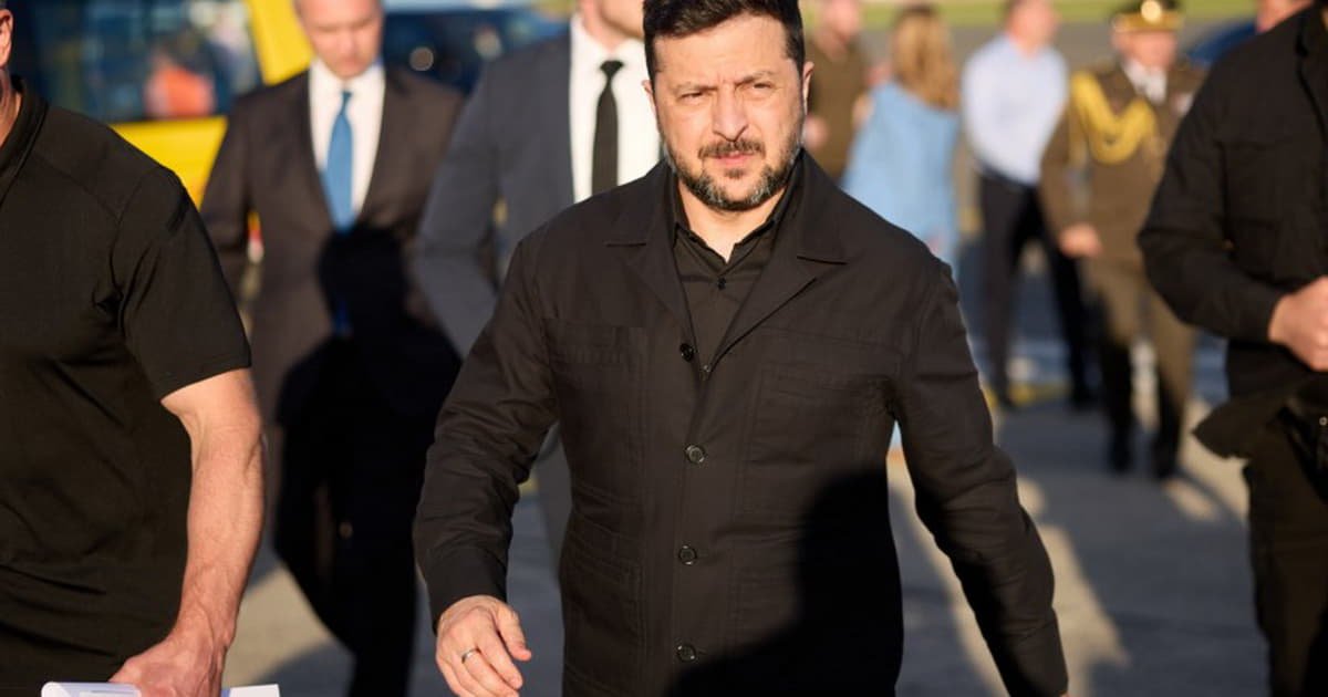 Зеленський пропустив візит до Польщі, Лукашенко залишив Білорусь, уряд Литви подано у відставку: ключові новини дня