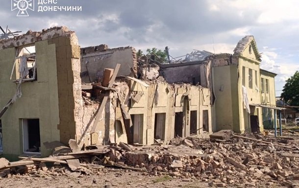 Авіаудар по Слов'янську: загинула одна людина, є постраждалі