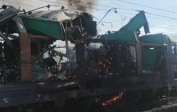Дрон російських військових вразив пасажирський потяг на Дніпропетровщині, повідомляє УЗ