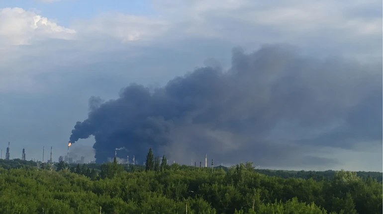 Дрон вчинив атаку на найбільший приватний нафтовий завод Росії