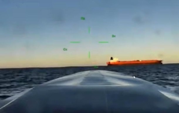 Дрони завдали удару по двом танкерам російського "тіньового флоту"
