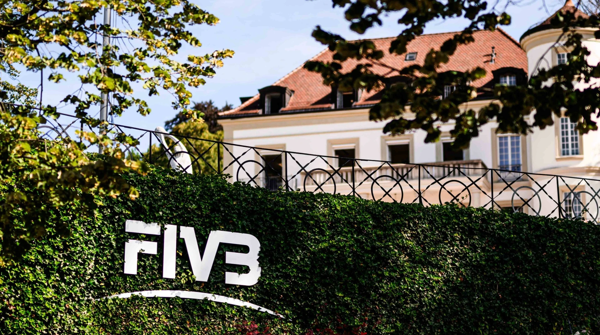 FIVB відновила права російських спортсменів у міжнародному волейболі після рішення МОК
