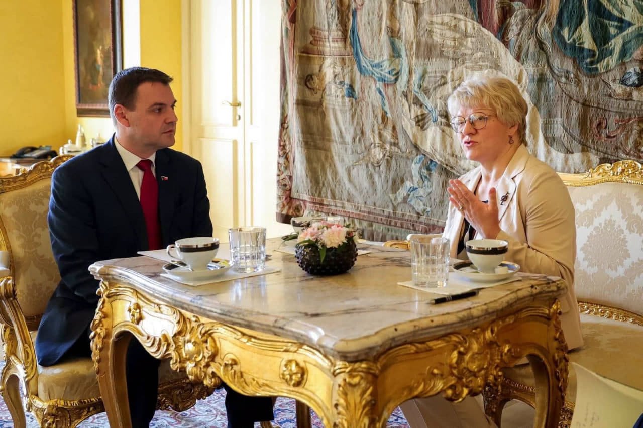 Глава МЗС Чехії обговорив з новим послом Росії важливість завершення війни