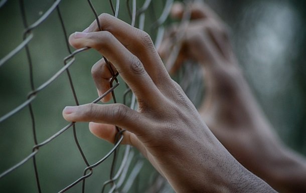 Капітанам РФ, що знущалися з українських полонених, оголошено підозру