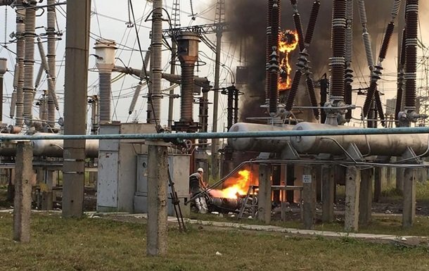 Крим під ударом: сім електропідстанцій та сонячна електростанція зазнали псування