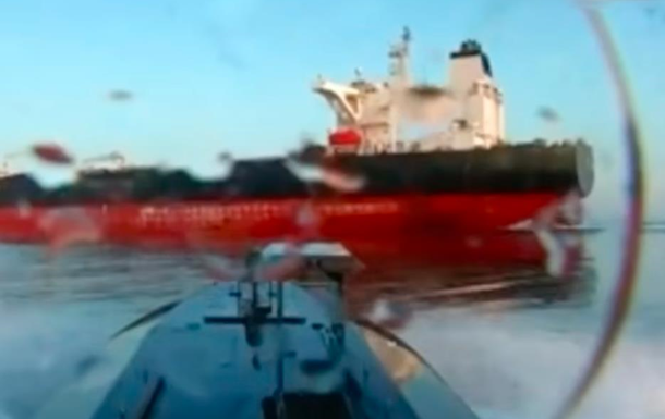 Морський дрон Sea Baby завдав удару по танкеру "тіньового флоту" Росії