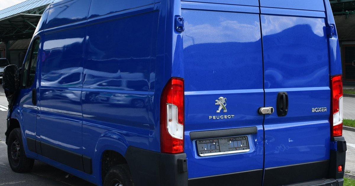 На Львівщині виявили викрадений в Італії бус Peugeot на кордоні