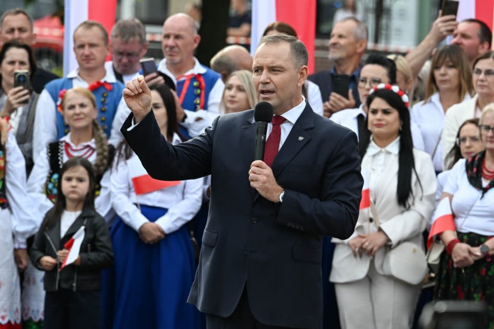 Навроцький знову пропонує провести референдум щодо кліматичної політики ЄС
