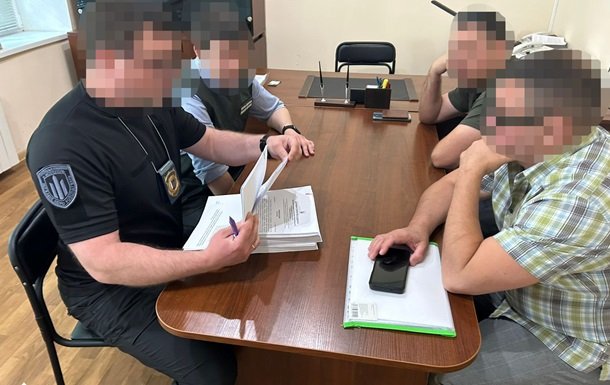 Підполковник сприяв отриманню 1,3 млн гривень "бойових" для співмешканки