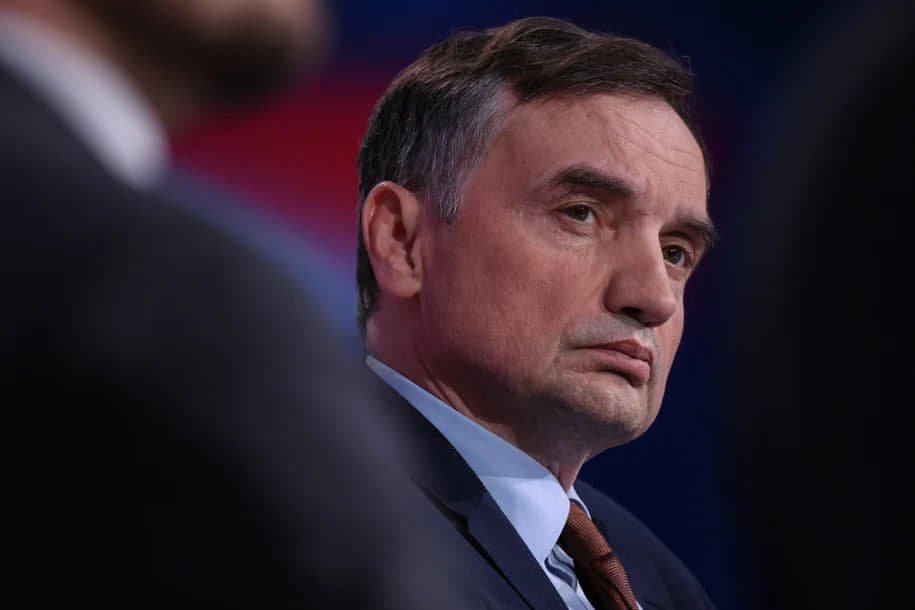 Польща звертається до США з проханням роз'яснити правові основи перебування ексміністра Зьобро на своїй території