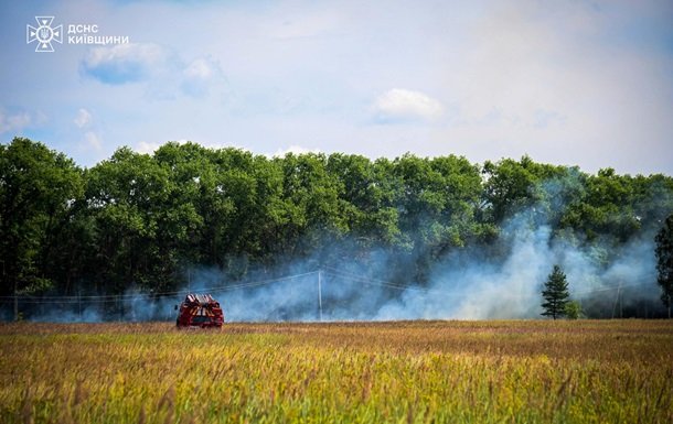 Рятувальники успішно загасили пожежу в зоні Чорнобильської АЕС