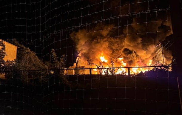 Російські удари по Ізюму: значні руйнування та численні пожежі