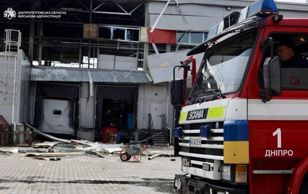 Російські війська обстріляли логістичну компанію на Дніпропетровщині