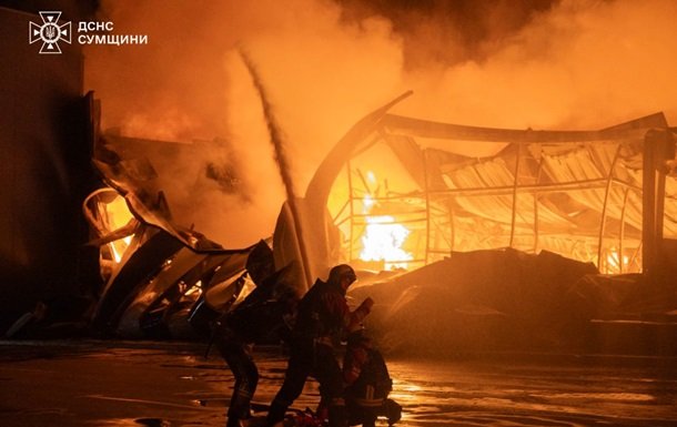 Російські війська обстріляли рятувальників у Сумах під час виконання службових обов'язків