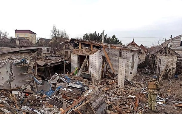 Російські військові завдали авіаудару по Слатину, є потерпілі