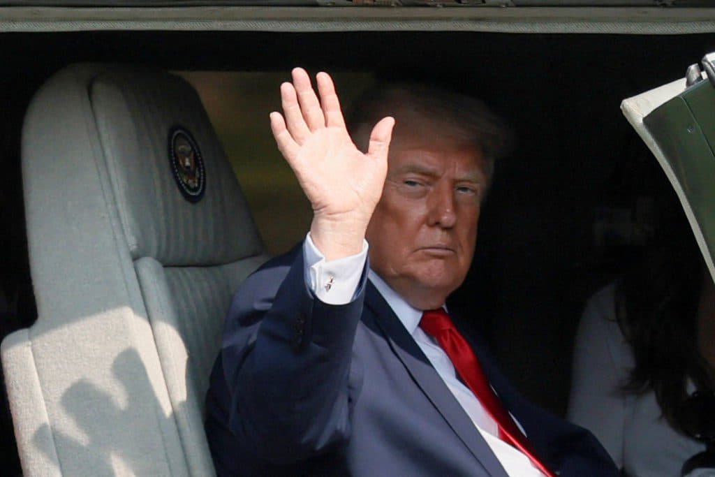 Трамп обіцяє рішучі дії проти Ірану у відповідь на загибель американських військових