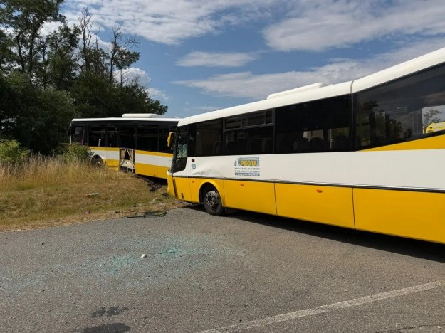 У Чехії сталася аварія за участю двох автобусів: більше 30 постраждалих