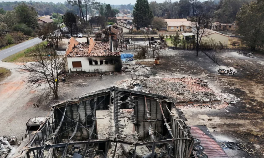 У Франції очікують тривалість лісових пожеж поблизу Бордо до осені