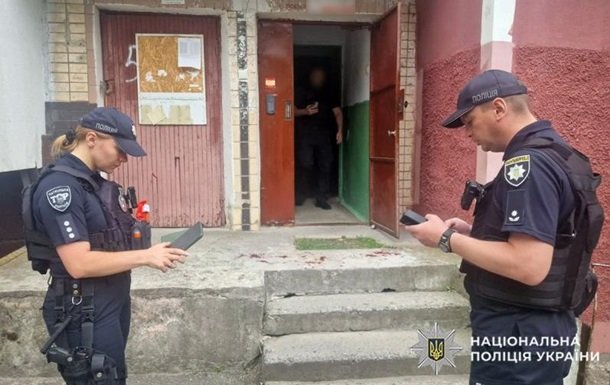 У Хмельницькому під час перевірки документів поранено поліцейського