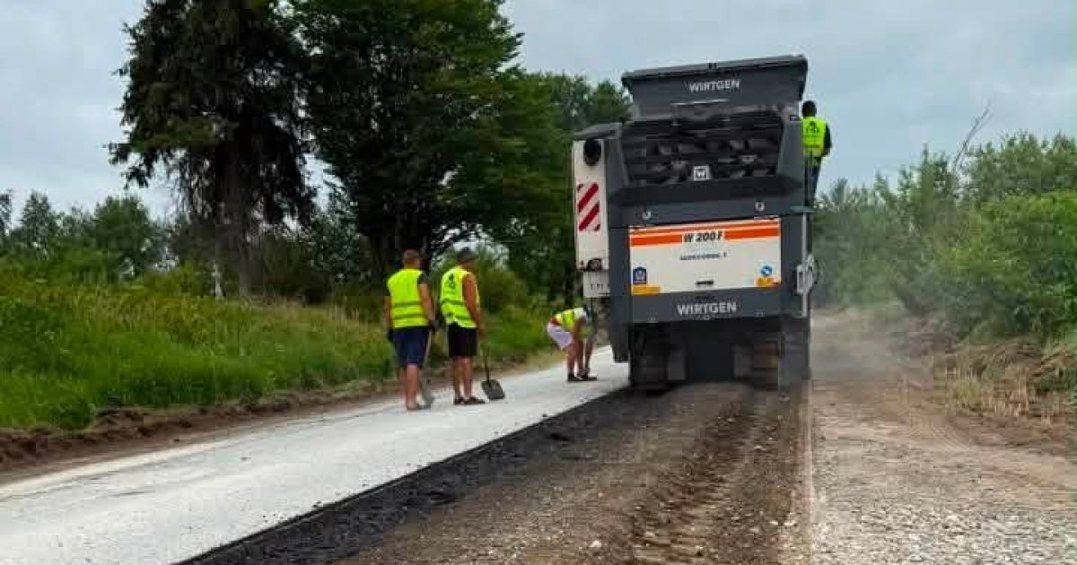 У Львівській області триває ремонт трьох місцевих доріг