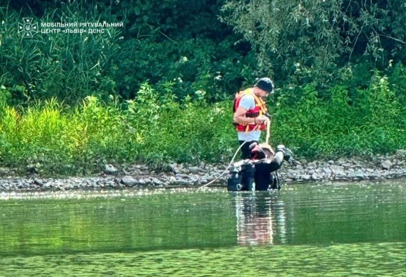 У Львові рятувальники дістали з Дністра тіло 24-річного чоловіка