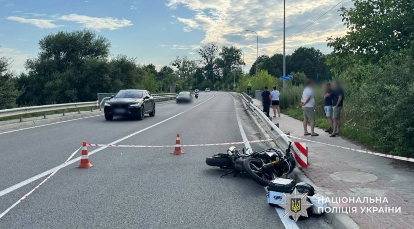 У Пустомитах мотоцикліст наїхав на 14-річну дівчину