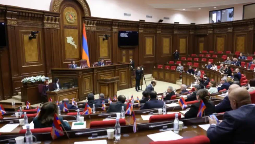 У Вірменії прийнято закон, що обмежує право голосу для громадян, які знаходяться за кордоном