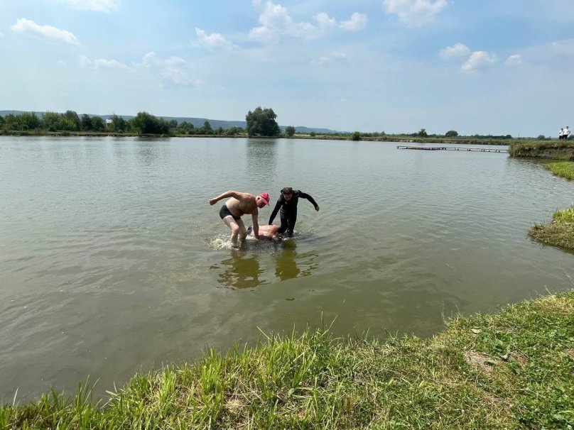 У Жовківському районі водолази витягли з озера тіло 39-річного чоловіка