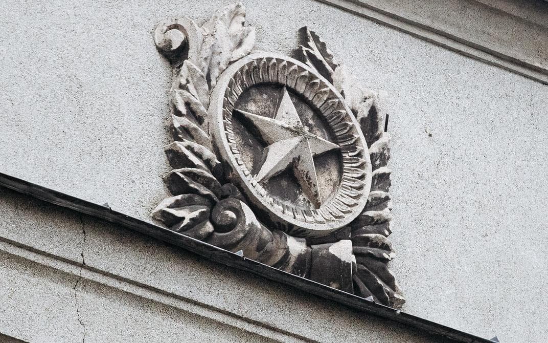 В Естонії розробляють законопроєкт щодо демонтажу радянської символіки