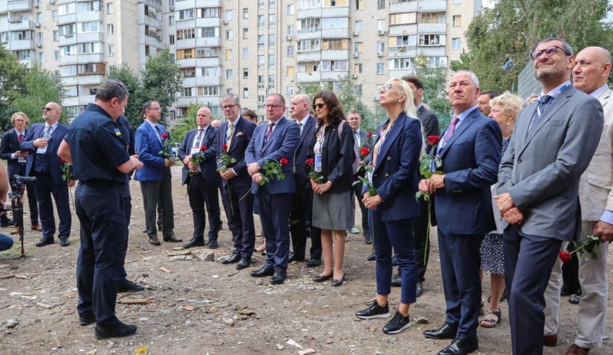 В Україні триває візит 23 постійних представників країн-учасниць ОБСЄ.
