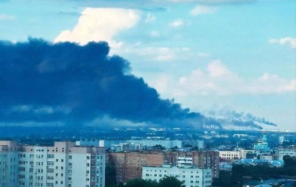 Внаслідок ударів по Росії знищено нафтопереробний завод, десять танкерів та пороми