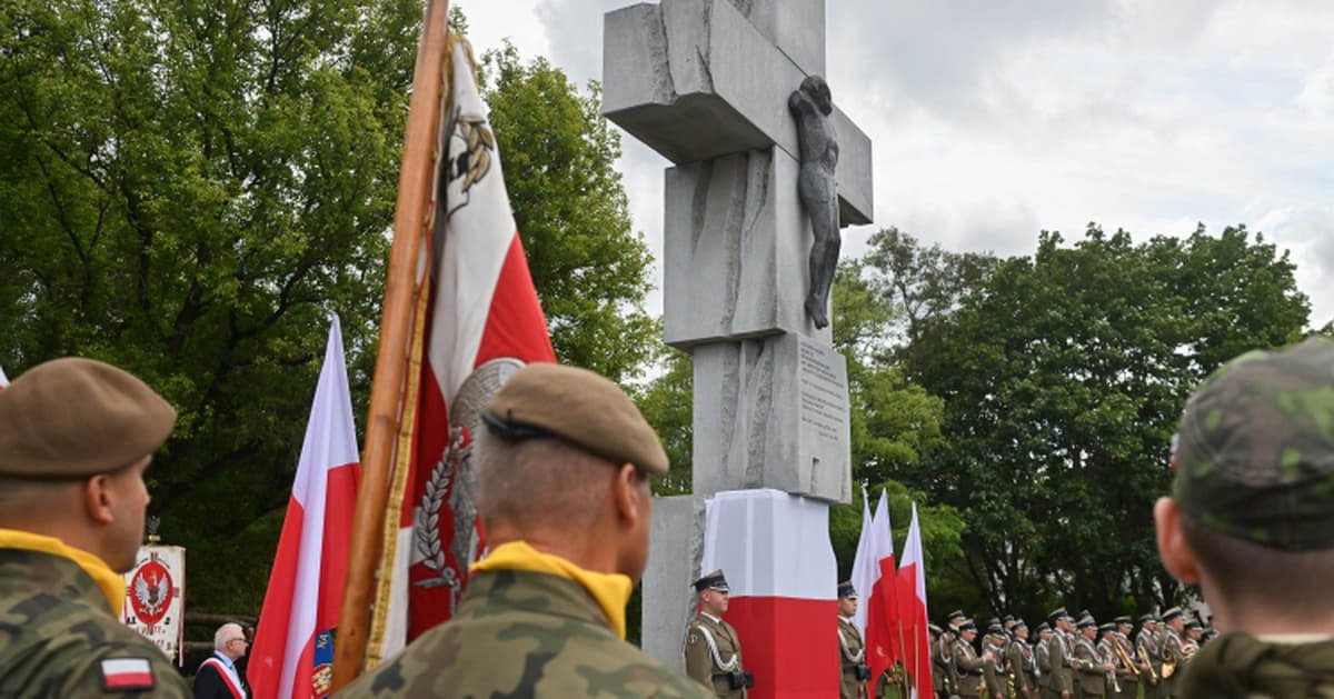 Волинь: роковини трагедії, смерть сенатора Ліндсі Грема та постачання 50 тисяч дронів для ЗСУ – підсумки вихідних