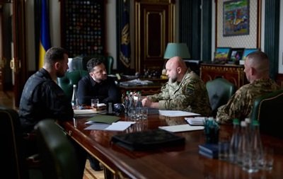 Зеленський поділився деталями зустрічі з військовим керівництвом України