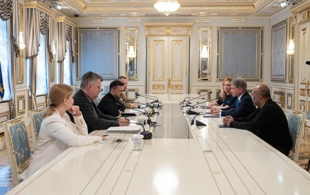 Зеленський та конгресмен Маккол обговорили підсумки саміту НАТО та його вплив на Україну