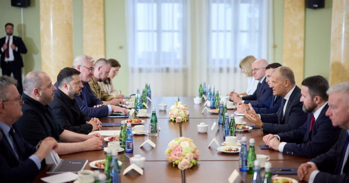 Зеленський відвідав Польщу, у Швеції виявлено російського шпигуна, а Віткофф планує візит до Києва: ключові новини дня
