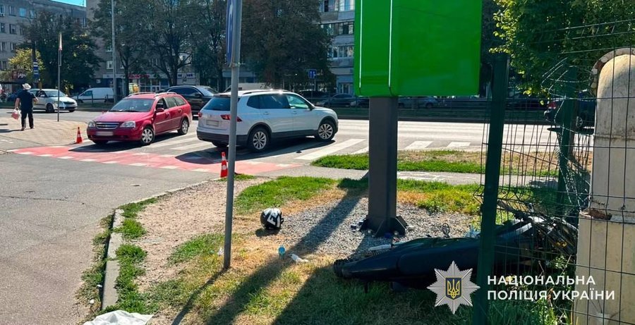 На перехресті Чорновола і Ставової сталася ДТП: мотоцикліст та 14-річний пасажир отримали травми