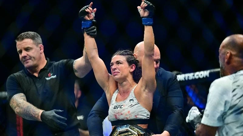 Дерн утримала титул UFC, перемігши Робертсон у напруженому бою