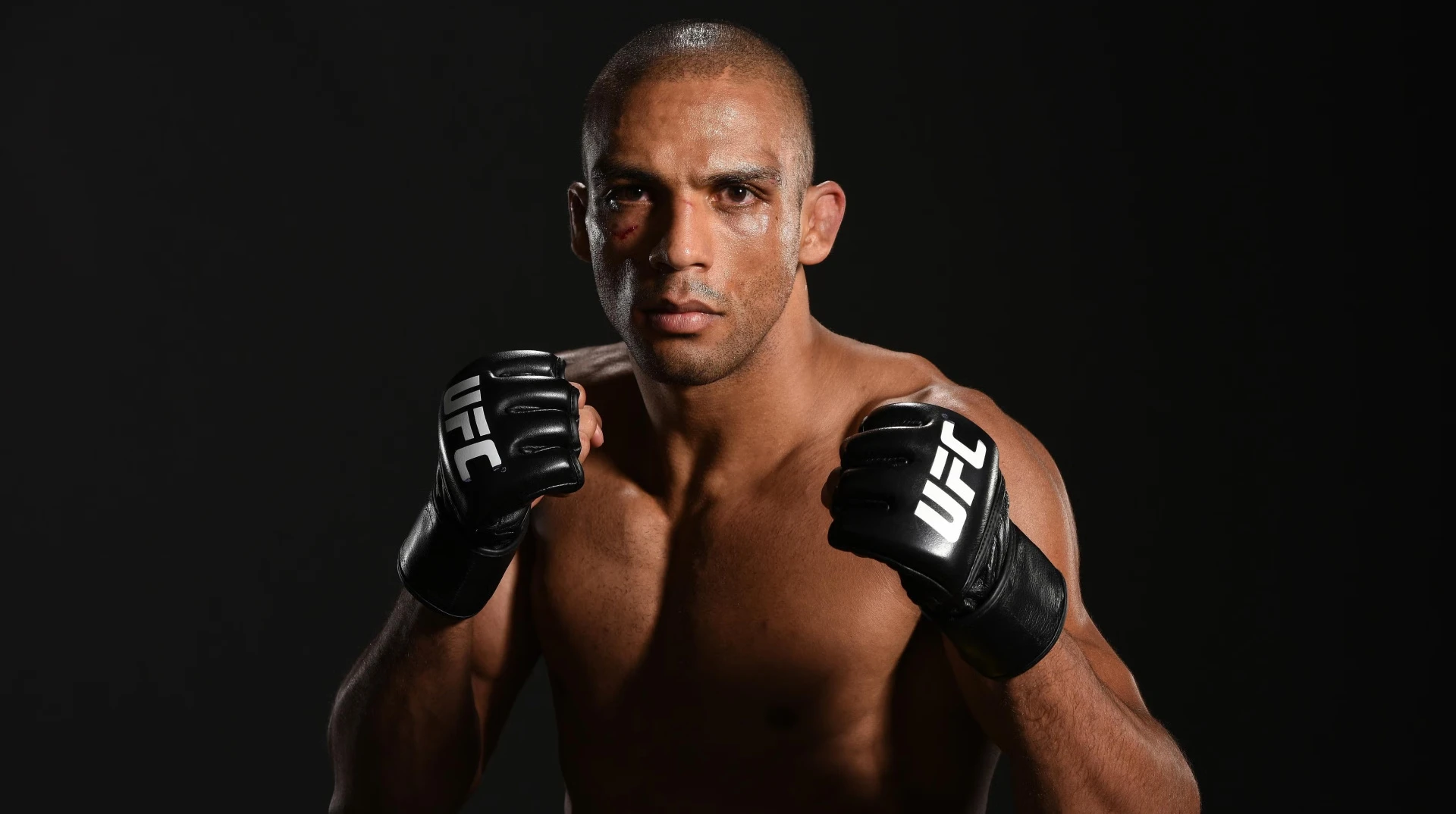 Едсон Барбоза оголосив про завершення кар'єри після поразки на UFC 330