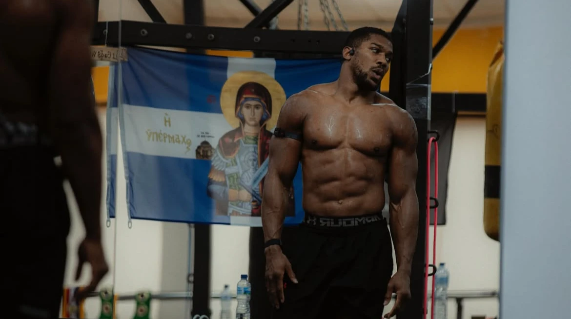 Ексбоєць UFC критикує можливий бій Джошуа та Ф'юрі: "Цей цирк втрачає актуальність"