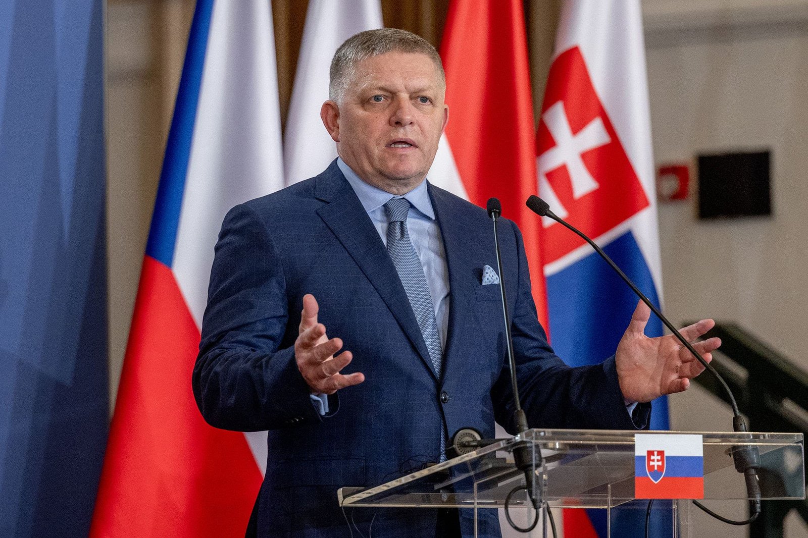 Фіцо підтвердив готовність підтримати Угорщину у вирішенні енергетичної кризи
