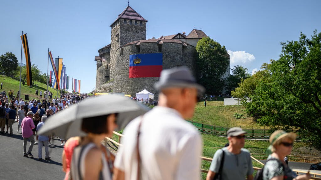 Ліхтенштейн запровадив право жінок на успадкування престолу