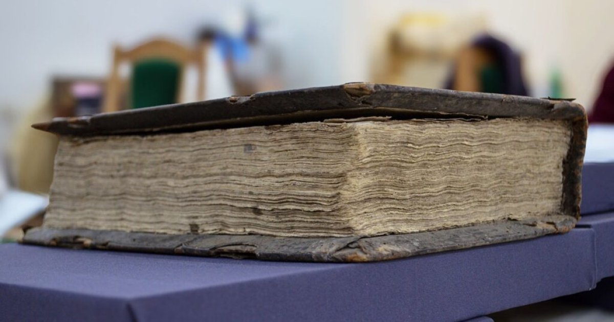 Львівська митниця програла суд у справі конфіскації старовинних книг у пасажира BMW