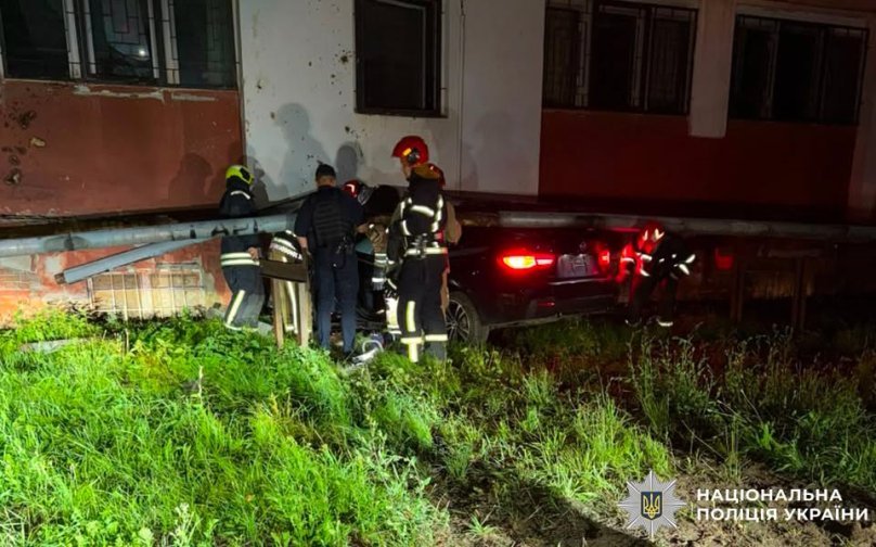 На Львівщині внаслідок ДТП загинув 26-річний водій автомобіля BMW