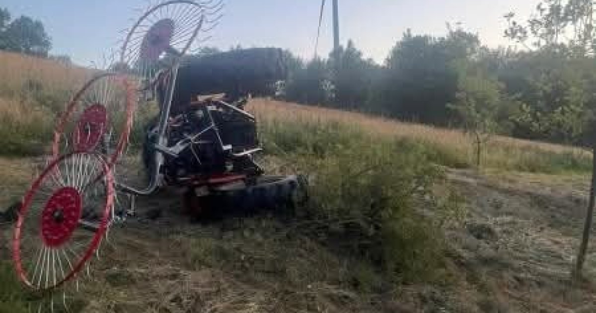 На Львівщині внаслідок перекидання трактора загинув аграрій під час роботи в полі