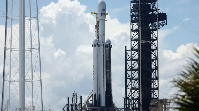 NASA успішно запустила потужний космічний телескоп Роман із Флориди